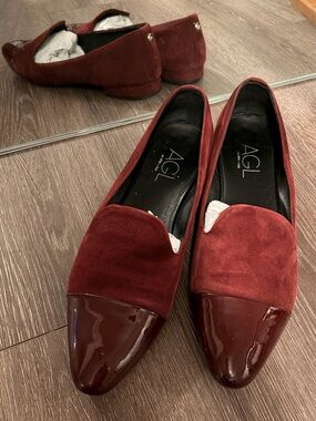 AGL Women's Wine Suede and Patent Cap-Toe Loafers